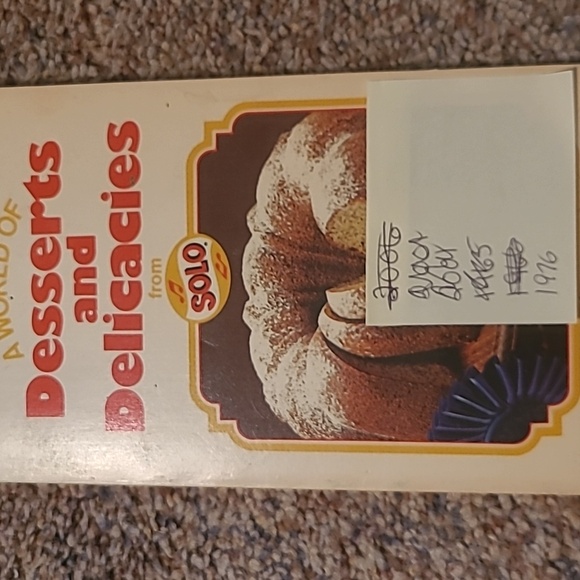 Assorted Recipe Book Collection - Picture 2 of 8